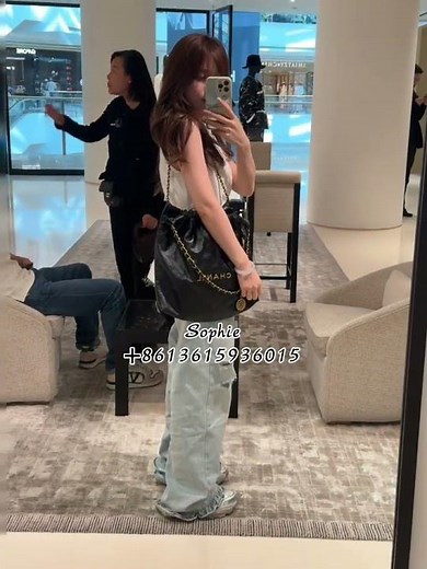 CHANEL 22 Handbag Shiny Calfskin Gold Tone Metal Black Shoulder Bag Matelasse Bag on body Review