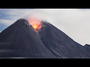 Filmed by adventurers: Spectacular volcanic eruption