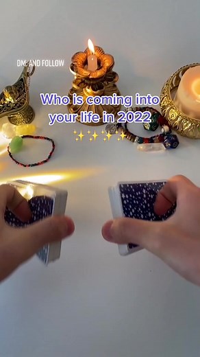 Who is coming into your life in 2022 #love #tarot #tarotreading #2022 #claim #1111#222