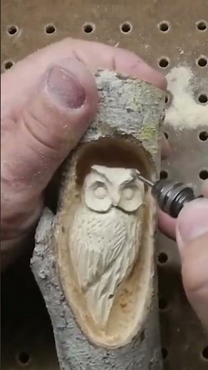 Owl in wood power carving
