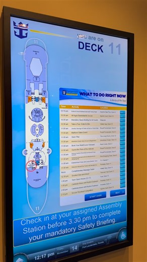 Ms.Wᴇᴇɴ🍁 on Instagram: "when sea day is still fun! Solarium! -🏝️🛳️☀️"