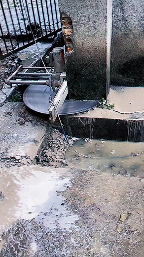 Large Circular Saw Blade Cutting Concrete Smoothly