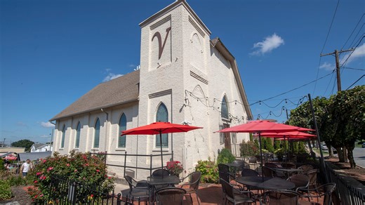 Victor's Italian Restaurant celebrates 40 years in business with weeklong celebration