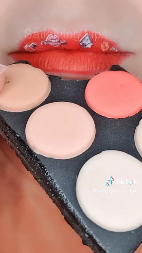ASMR Satisfying Eating Fondant Makeup Pallet #asmr #fondant #satisfyinglips