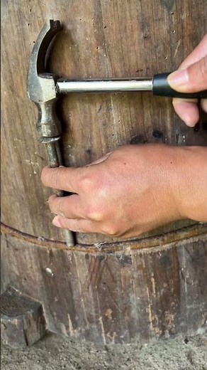 If the barrel hoop is loose, you don't need to change the barrel. It can be done with one move.