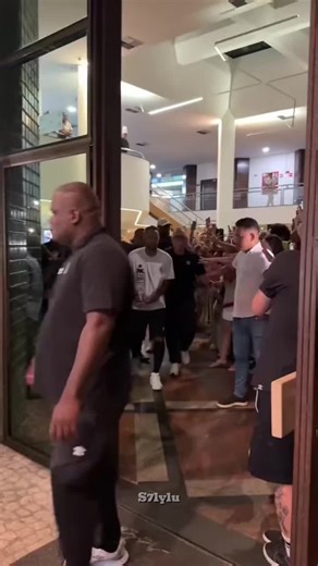 Santos Fans' Love for Neymar: A Heartwarming Tribute