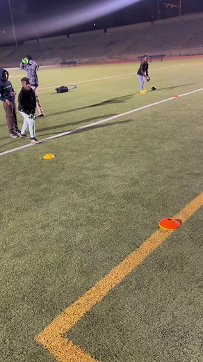 #qb1 #8U #football #fyp #throwingdots #footballskills 🏈🏈🏈 #1