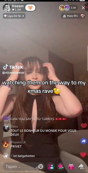 Party Vibes While Drunk: Xmas Rave Moments