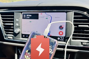 Android Auto con cable carga continuamente la batería, pero no deberías preocuparte (salvo estas excepciones)