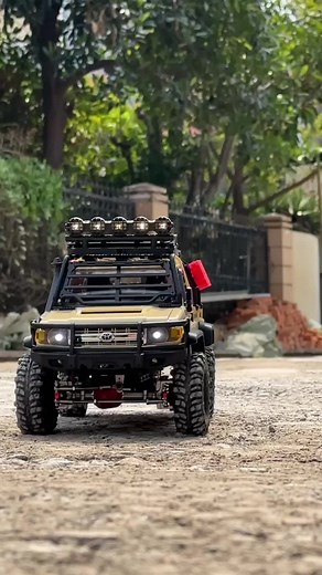 Exploring the Toyota Land Cruiser 79 for Off-Road Adventures