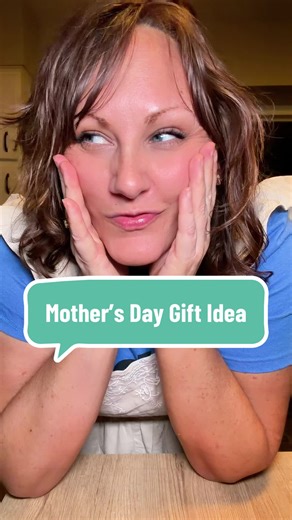 This 100% cotton apron is going to make your mama smile SO BIG this Mother’s Day! (Or you… you can gift it to yourself, too.) #apron #bakingszn #grandmacore #mothersdaygiftideas #mothersday2026
