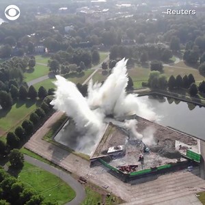 6.4M views · 49K reactions | A concrete obelisk capped with Soviet stars was toppled in Latvia‘s capital of Riga, the latest Soviet era monument to be dismantled since the Russia – Ukraine war. | CBS News | Facebook