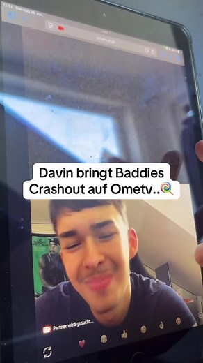 Davin's Ometv Crashout with Baddies