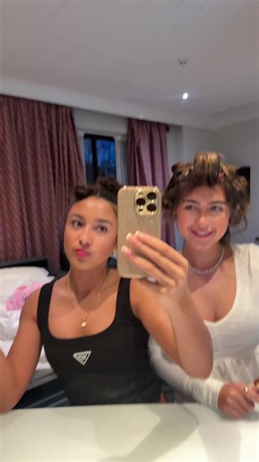 Ziani Campbell (@zianixcampbell)’s videos with neon guts - 𝓛ꨄ