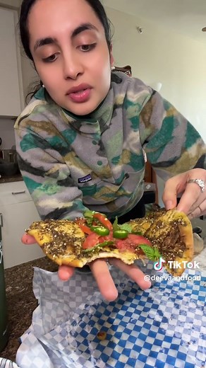 Easy Zaatar Recipe: How to Make Authentic Manakish