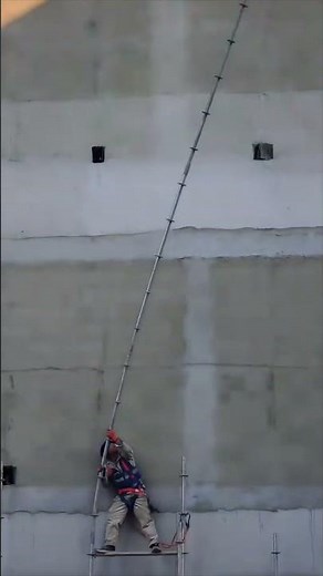 Worker Scaffolding Installation Process