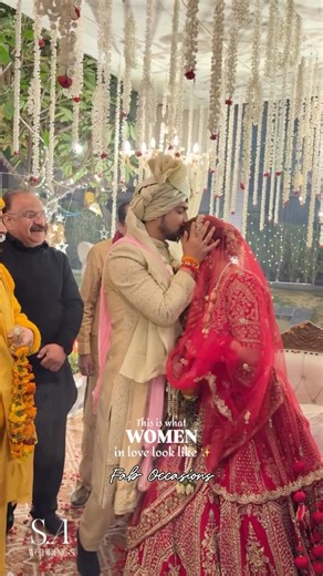 Bride Touches Groom's Feet | Sweet Gesture | Couple Goals | Panditji | Romantic Couple | Bridal Wear