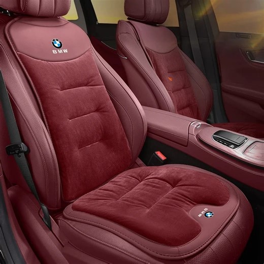 🔥🚗 Nie wieder frieren im Auto! ❄️👉 Mit dem Ultrawarmer Autositzbezug genießen Sie wohltuende Wärme – schon ab der ersten Sekunde! 😍✨ 💺💖 Verwandeln Sie Ihren Autositz in eine kuschelig warme Wohlfühloase – perfekt für kalte Wintertage! 🥶➡️🥰 ✔️ Schnellaufheizung – in nur wenigen Sekunden angenehm warm! ⚡🔥 ✔️ Universelle Passform – passt in fast jedes Fahrzeug 🚘🔧 ✔️ Einfache Montage – einfach einstecken & wohlfühlen! 🙌💡 ✔️ Sicher & energieeffizient – mit Überhitzungsschutz 🔒✅ ✔️ Komfo