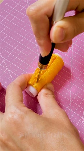 1.3M views · 6.3K reactions | Simple tassel hack with thread 淋 | 5-Minute Crafts | Facebook