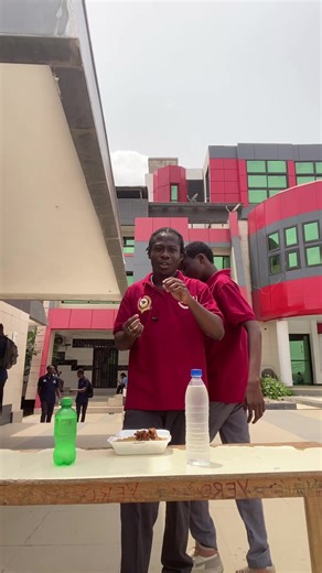 Les mangeurs 😂😂 (@madvx_22) - Défi sans le patron : Rock Paper Scissors en France