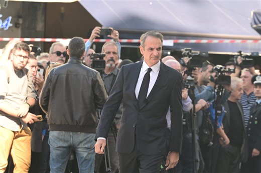 Με σπασμένη φωνή ο επικήδειος Μητσοτάκη για τον Διονύση Σαββόπουλο - «Υπήρξες χρονογράφος του νεοελληνικού ταξιδιού» | ΤΑ ΝΕΑ