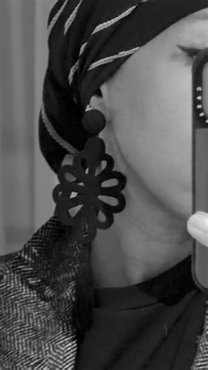 KarenBritChick on Instagram: "Parisian days and nights out loading 💫 Links on my shopmy (in bio): Coat is vintage men’s Earrings @jenniferbehr Bag @altuzarra Lipstick @maccosmetics Vintage boots had for so long"