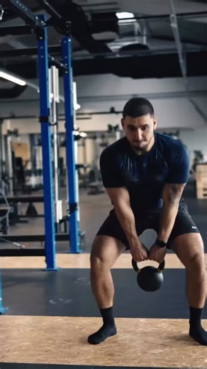 When Nervous Nellie sees a kettlebell swing for the first time 😳💀 She’s already picturing it flying straight through the drywall. 😂 We all know a Nellie… or maybe we are one. 🙋‍♀️ Tag your Nellie before she calls the insurance company 🏠💪 Save this if you’ve ever been Nellie 🙋‍♀️ #NervousNellie #WorkoutHumor #GymLaughs #RelatableReels #FunnyVideos #ComedyReel #RelatableAF #ThatFriend #OverthinkersClub #MomHumor #RealLifeFunny #DailyLaughs #LOLReels #FunnyAF #IGComedy #HilariousReels #Comed