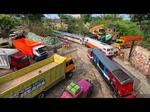 Railway Crossing Kereta Api Panjang Lokomotif CC206 CC201 Tabrak Truk Muatan Berat Sampai Terguling