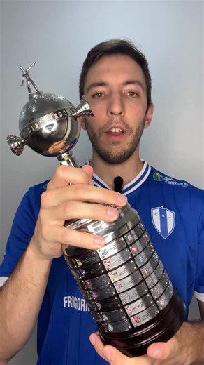 Libertadores: La Gloria de América | Santi Demartino on Instagram: "ASÍ SE JUEGA LA FASE 1 ¡Mañana conoceremos el camino a grupos para los 19 competidores de la fase previa de la CONMEBOL #Libertadores! Gracias a @macron_uruguay ya tenemos la camiseta de Juventud. ¿Qué duelos te gustaría ver? Seguinos en @lagloriadeamerica para tener toda la información de la copa más linda 🤩"