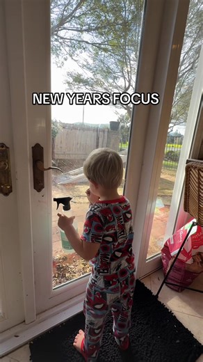 I’m not exaggerating when I say the @eufy US Omni S2 has changed my life😂 The hot water wash, hot air drying, and 99.9% bacteria removal via electrolyzed water gives our home the true barefoot clean! Use my code EUFYS2VIP for $200 off for a limited time! 🔗 in bi0👏🏻 #eufyHydroJet #eufyAeroTurbo #eufyomniS2 #eufyclean #mom