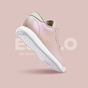 15K views · 285 reactions | Un equilibrio entre lo clásico y minimalista.✨ #Reebok princess  lo que estabas buscando. Pídelos por call center al 477 7884600 o en sucursal. | Andrea | Facebook