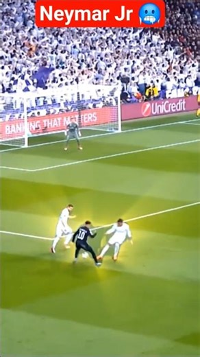 Neymar Jr Shows OFF His AMAZING Football Skills