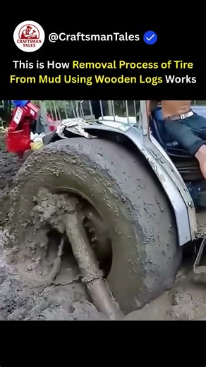This is How Removal Process of Tire From Mud Using Wooden Logs Works