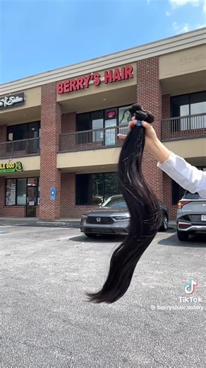ATL Berrys hair store on Instagram: "Happy Friday Sis!! ❤️ Come grab BERRYS FRIDAY SALE for this highlight wig 🔥🔥🔥 Come get A Hair tour in ATL Virgin hair store!! ❤️ Keep it going for DEC BULK SALE!! Bundles are so popular lately. If you need WIG SALE, Dm wig for SALE Detail pls ❤️🔥🔥 DEC sale Is here Dm get FULL details now!! Drop your Num stay tuned with Christmas season!! She is getting more colors surely on it!! Can’t wait to see more Halloween looks! ❤️🔥🔥 Flip over look is So 🔥🔥 Kee