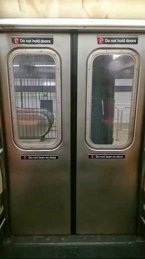#R68's 2679 door chime on southbound D from 59th to 42nd