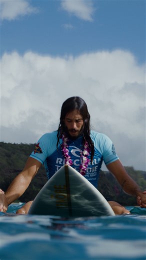 The 2025–2026 Eddie Aikau Big Wave Invitational Opening Ceremony. Among the top 1% of surfers, we were reminded of what truly matters, honoring Eddie’s legacy and feeling his spirit with us yesterday. #OluKai #AnywhereAloha #EddieAikau | OluKai