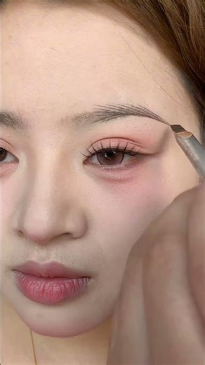 Makeup Tutorial: Eyebrows - Learn How to Draw Eyebrows