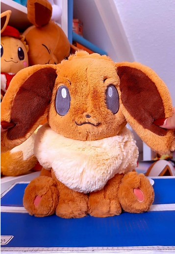 Puppy, bear, rabbit, Yoda or... seal! That’s the question here 👀 In which form does Eevee look particularly cute? 🤎✨🤎✨🤎✨🤎✨🤎 #pokemon #pokémon #pokemonreel #pokemonreels #evoli #eievui #eeveecollection #eevee #yoda #pokemonplushies #pokemoncollector #toycollector #pokemontoys #eeveepokemon #catchtheeevee #fluffy #fuwafuwa #gaminglifestyle #trending #eeveelution #pokemonaddict #eeveemom #eeveecollector #motherofeeveelutions #pokémoncommunity #pokemongermany