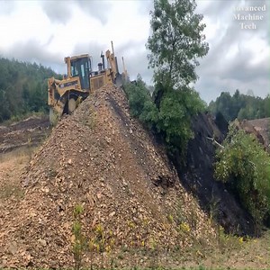 314K views · 5.5K reactions | Cat D8R backfilling mine pit | Advanced Machine Tech | Facebook