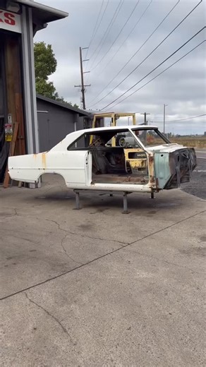 Getting a 66 Chevy Nova wired up, chained up, and ready to go in the tank #66nova #66chevynova #chemicalstripping #classiccarrestoration #musclecarrestoration #classiccarrestorations #chemicaldipping #chevynovanation #chevynovas | MetalWorks Paint & Rust Removal