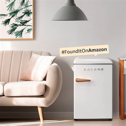 2.3K views · 21 reactions | This mini fridge is perfect for dorm rooms, offices or for adding a touch of retro flair to any space. Add it to your cart now: https://amzn.to/3OE84WT - Ce mini réfrigérateur est parfait pour les dortoirs, les bureaux ou pour ajouter une touche de style rétro à n'importe quel espace. Ajoute-le à ton panier : https://amzn.to/3OE84WT | Amazon.ca | Facebook