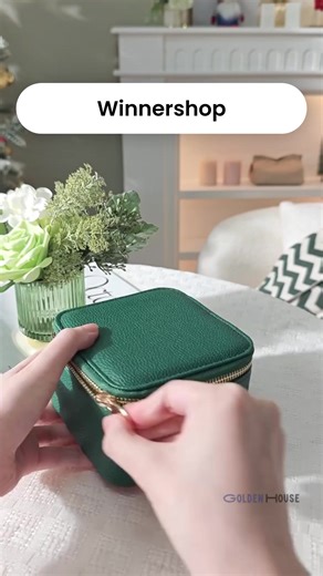 💍 Jewellery gum hone ka tension? Bas ek baar ye bag le lo! Har woman ke liye must-have organizer — classy look, soft velvet touch aur travel-friendly design ✨ 5000 women ne already order kiya ❤️ 🎁 Free Pouch Offer — Only For Today! 👉 Click “Shop Now” before stock runs out ⏰ | Winnershop