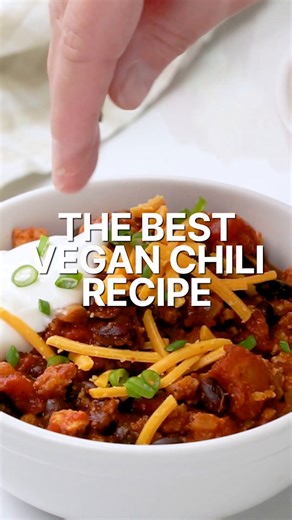 3.9K views · 87 reactions | This vegan chili recipe has won 1st place at a chili cook-off competing against non-vegan recipes!  Packed with protein and fiber this award-winning vegan chili is not only perfect for game day or entertaining but also easy to make, full of good-for-you ingredients, and freezes beautifully for meal prep. 六‍ RECIPE: https://itdoesnttastelikechicken.com/the-best-vegan-chili-ever/ | It doesn't taste like chicken | Facebook