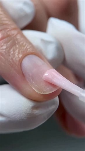 If your clients love a soft soak-off look with a subtle glow, Base Gel Tinker Bell #ac_tinkerbell is the perfect choice. A refined colored base that looks effortless on the natural nail. Ideal for short lengths and clients who don’t need extra reinforcement just clean, delicate shine. No TPO • No HEMA Professional comfort in every layer. | American Creator TM