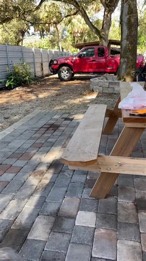 Holiday Balloon Stuffing Tutorial for Thanksgiving Decorations