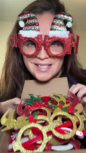 ✨ CWC APPROVED ✨ These Christmas party glasses instantly level-up ANY holiday moment. They’re sturdy, sparkly, and come with 24 different designs. Perfect for classrooms, family parties, cocoa nights, and elf shenanigans. 🔗 https://liketk.it/5DRI2 #CWCApproved #ChristmasMagic #HolidayFun #PartyFavors #FestiveFinds