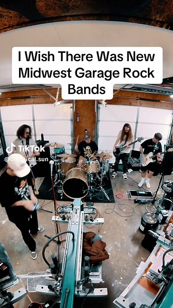 We’re Chemical Sun, your favorite new garage rockers from Springfield Missouri 🫡 #garagerock #altrock #poppunk #springifieldmo #chemicalsun
