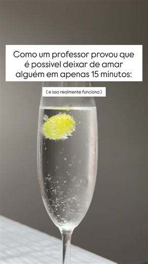 Rumo a riqueza 💰 on Instagram: "Um professor de psicologia chamado Arthur Aron acabou demonstrando, quase por acaso, que o amor não é só emoção. Ele é também um processo químico e cognitivo — que pode ser intensificado ou enfraquecido de acordo com a forma como pensamos. Ele ficou conhecido por criar 36 perguntas capazes de gerar conexão profunda… Com base nesse estudo, criaram-se 6 perguntas que podem dissolver o amor — em cerca de 15 minutos. Seria um “Protocolo de Desromantização”. Funciona 