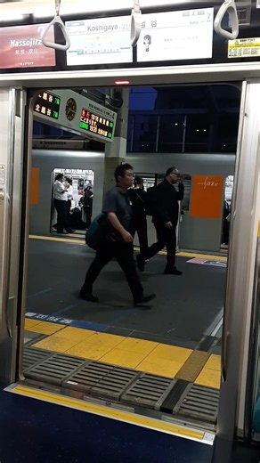 [ダイヤ改正が開始されてから3ヶ月がたちましたがその一方で……]42Sとして運用！13022(=にぃに)Fドア閉