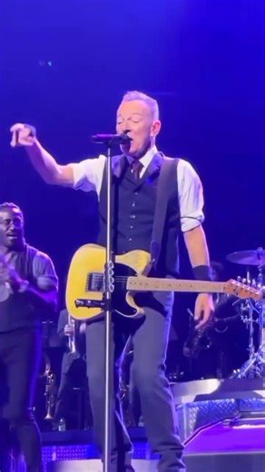 It was the first time Bruce Springsteen and the E Street Band played this song 🎃. Who you gonna call? Ghostbuster 👻 🎥 : Scotty's Videos | E Street Nation